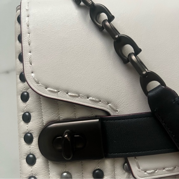 Coach 1941 quilted rivet swagger chain crossbody - Picture 3 of 8